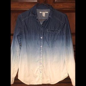 Denim ombré button down